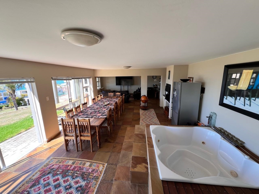 4 Bedroom Property for Sale in Wavecrest Eastern Cape